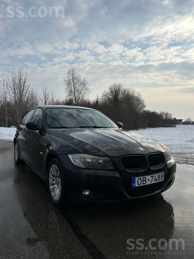 BMW Pārdodās uzticams un dinamisks BMW E90 Facelift. A
