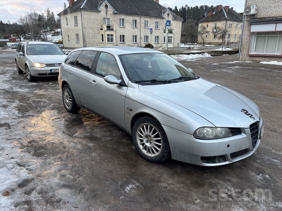 Alfa-romeo Pardodu normālu autiņu. reizēm problēma ielikt 1.ā