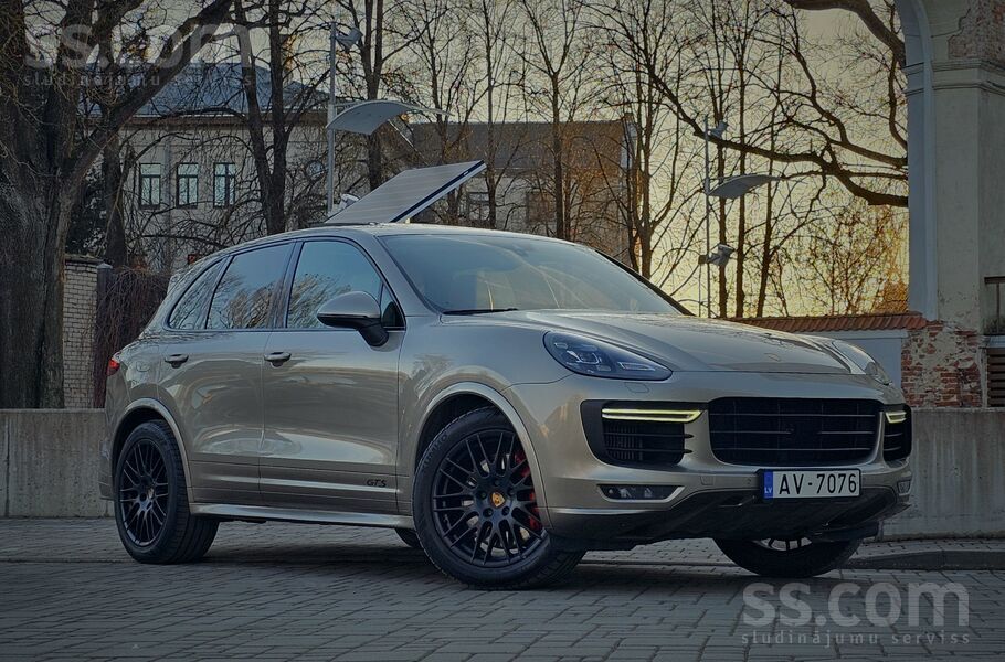 Porshe Cayenne Gts Sport.
3.6 Benzīns, 324kw / 441zs.
Ļoti labā tehniskā