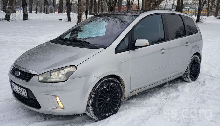 Ford Ford 110kW ar Titanium komplektāciju Panorāmas jum