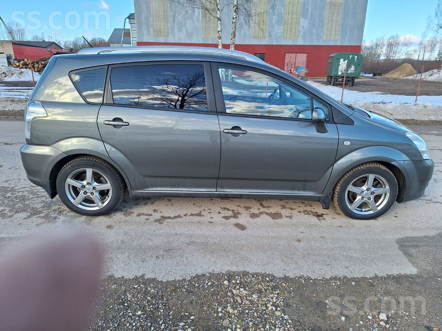 Toyota Pārdodu Toyota Corolla Verso 2.2, 100kW dīzelis, 2