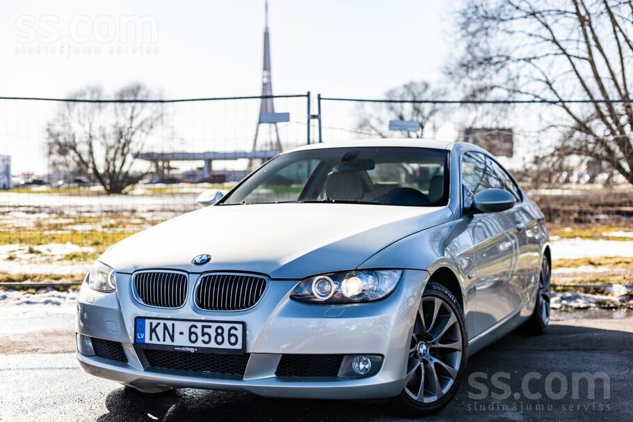 BMW BMW 330d ar 3.0 dīzeļdzinēju un automātisko ātrumk