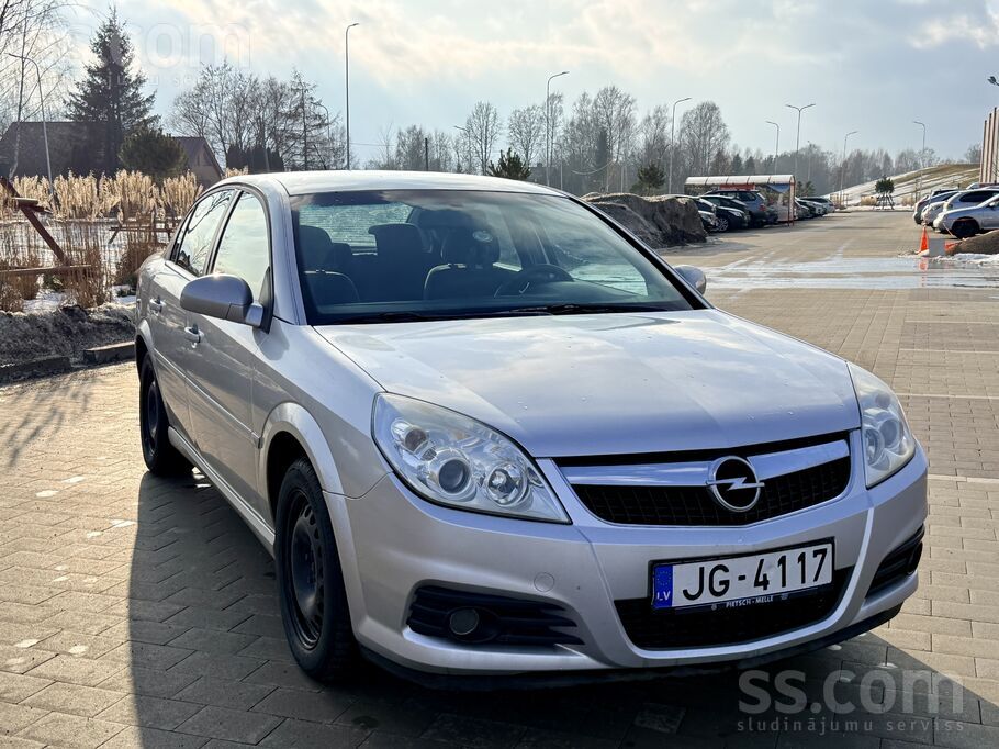 Opel Opel Vectra ar auduma salonu. Ļoti ekonomisks. Aut