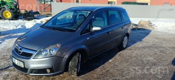 Opel Braukšanas prom no valsts dēļ, tirgojas Zafira B 2