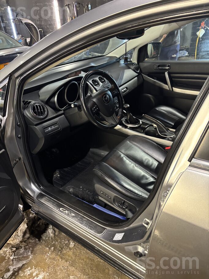 Mazda Pārdodu auto labā tehniskā stāboklī. Mainīta kēde,