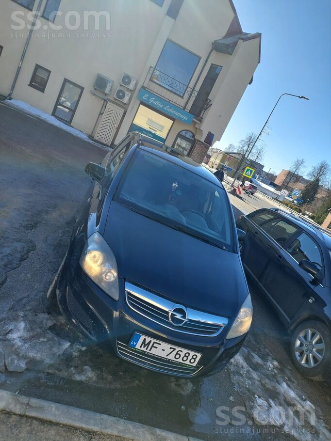 Opel Tehniski mašīna ir ļoti labā stāvoklī, ritošā daļa