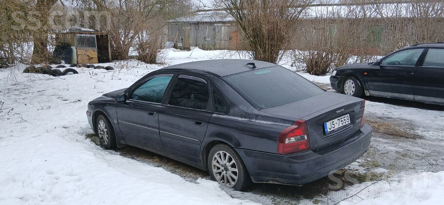 TA beigusies 12.12.2025. Ejošà kàrtìbà , gan uz gàzes gan uz bendzìna.