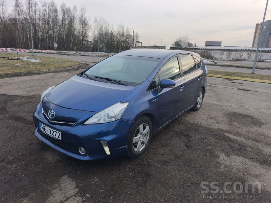 Toyota Prius Plus с газовой установкой. Свежий техосмотр.