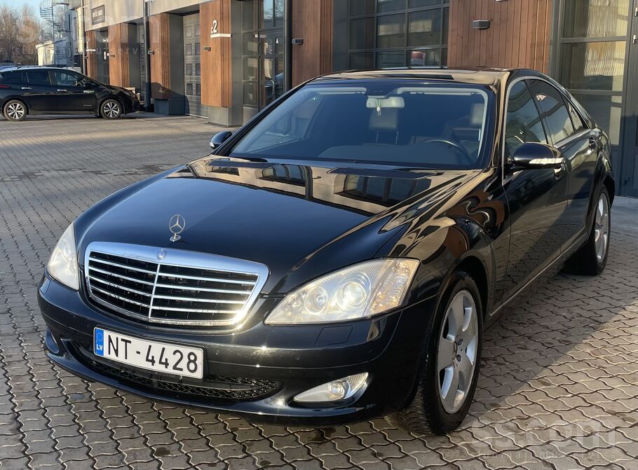 Mercedes-Benz S320