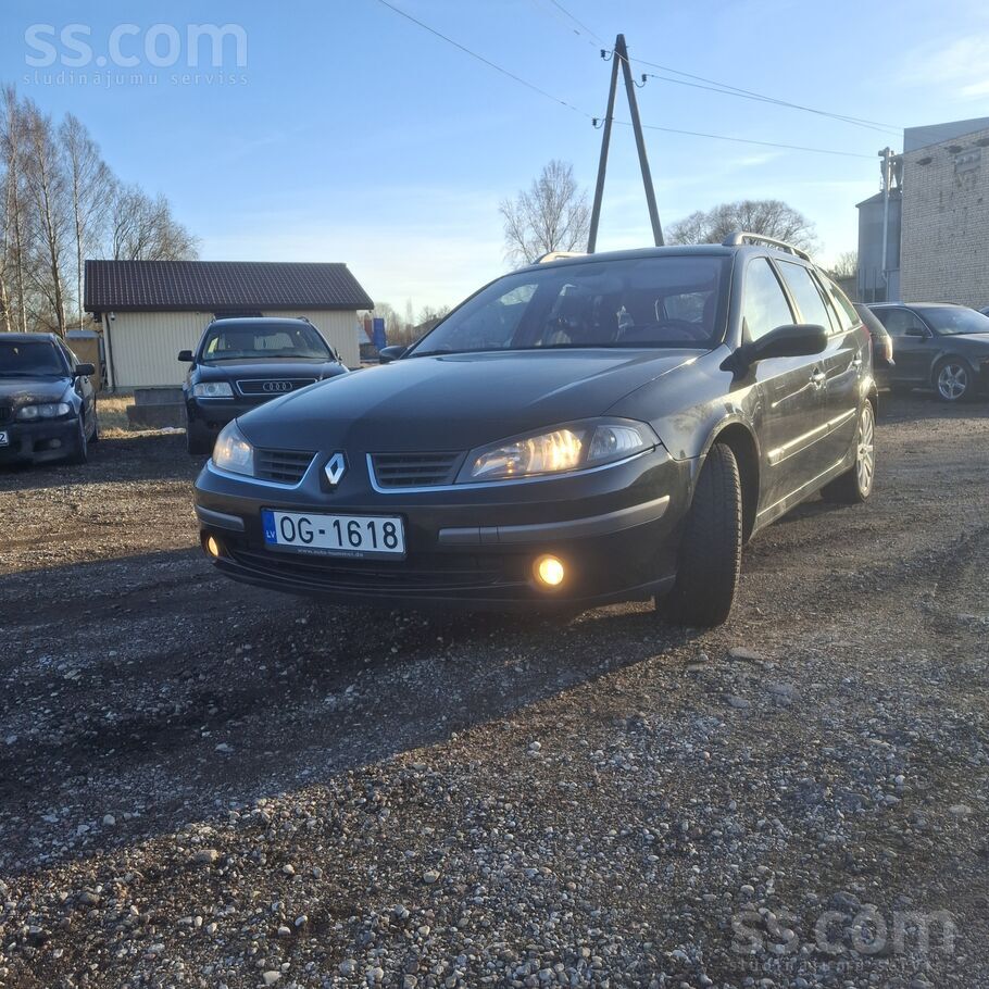 Renault Auto bez rūsas pazīmēm. Motors jaudīgs bet ļoti ek