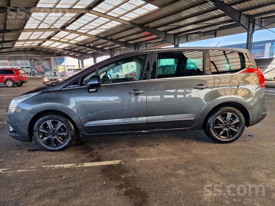 Mazs nobraukums. 7 vietas. 
Labs ģimenes vai darba auto. 
Benzīna patēriņš