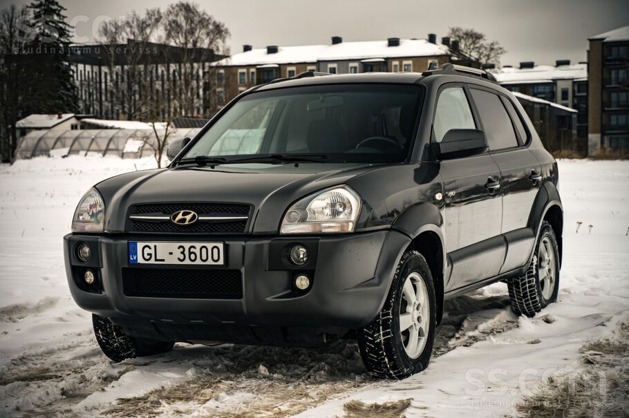 Hyundai Pārdod Hyundai Tucson 2.0 benzīns, 4x4, manuālā Kā