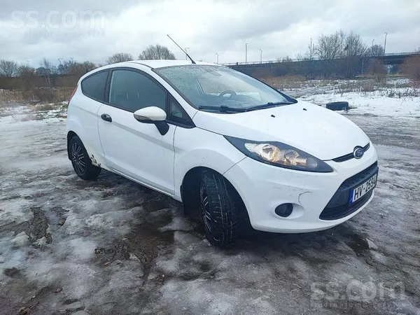 Ford Pārdodu kravas transporta furgons Ford Fiesta. Nel