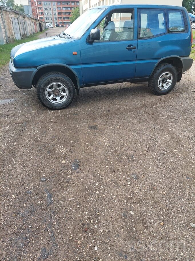 Labs džips, ir otrs disku komplekts ar vasaras riepām, jautājumu gadijumā zv