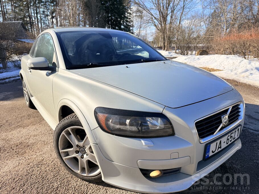 Svaiga tehniskā apskate. 2.0 100 kW. 
Auto labā tehniskā un vizuālā stāvokl