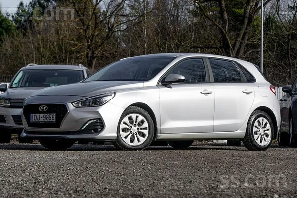 I30, mehānika, ekonomisks dzinējs, face lift modelis, nesen ievesta. Komplek