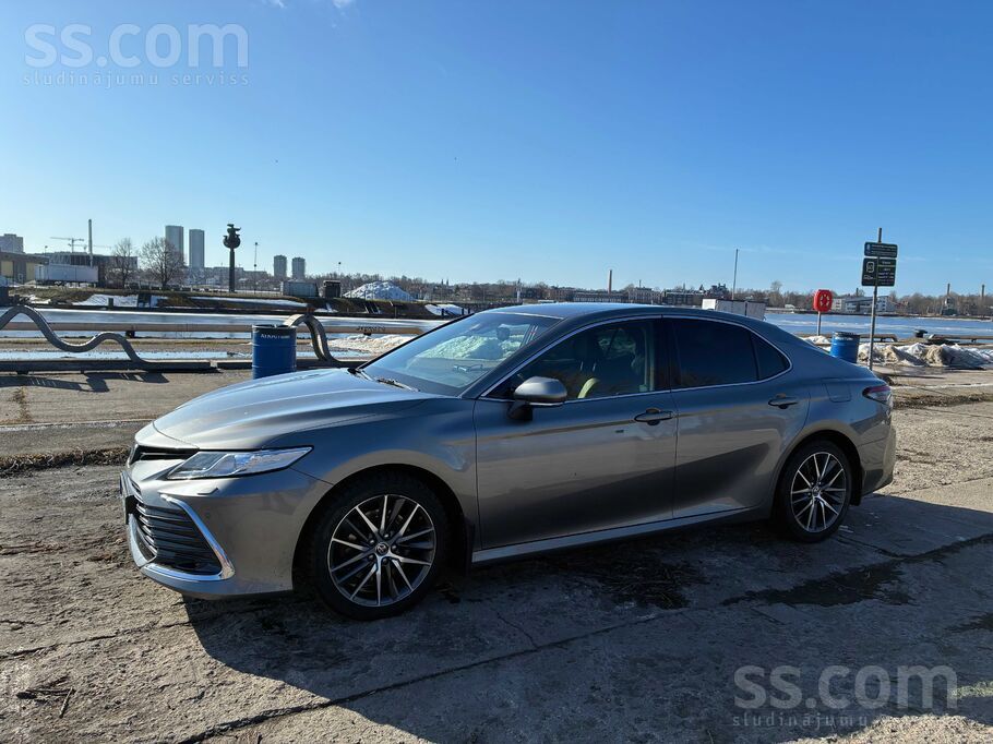 Pārdod Toyota Camry Executive komplektācijā.
Ekonomisks un jaudīgs 2.5 H