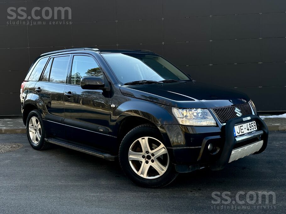 Suzuki Benzīns / Automāts. 4x4. Suzuki Grand Vitara. 103k