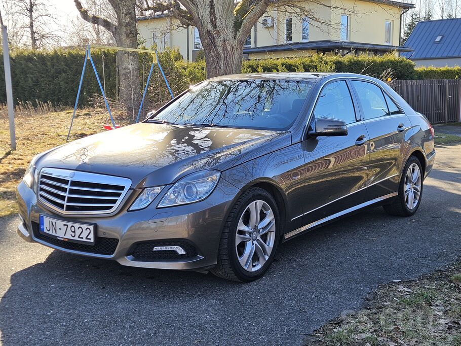 Mercedes-Benz E220