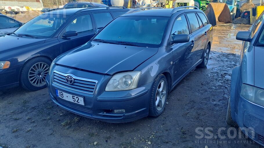 Toyota Pārdodu Toyotu, auto ir ejošs, ir vizuāli defekti,