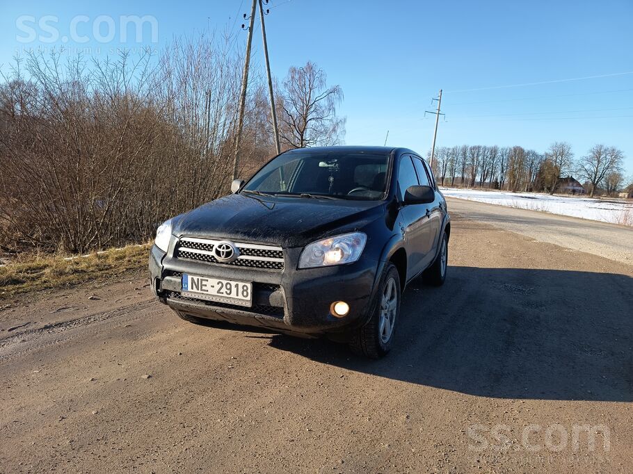 Toyota Sveiki. tirgojās labs auto. 