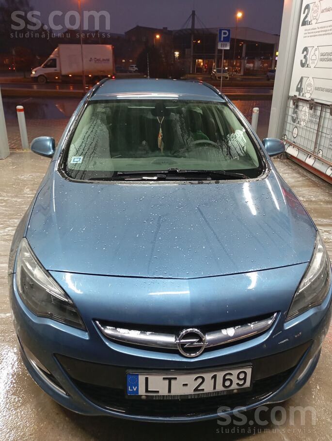 Opel Pārdodu Opel Astra 1.4 turbo benzīns/gāze, manuālā
