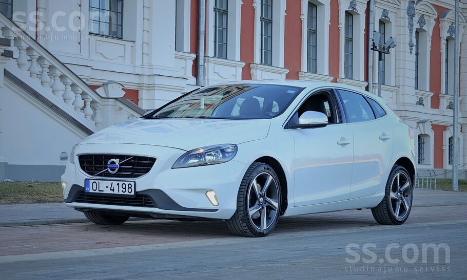 R design Tikko ievests no Itālijas. 
Auto teicamā tehniskā un kosmētiskā ko