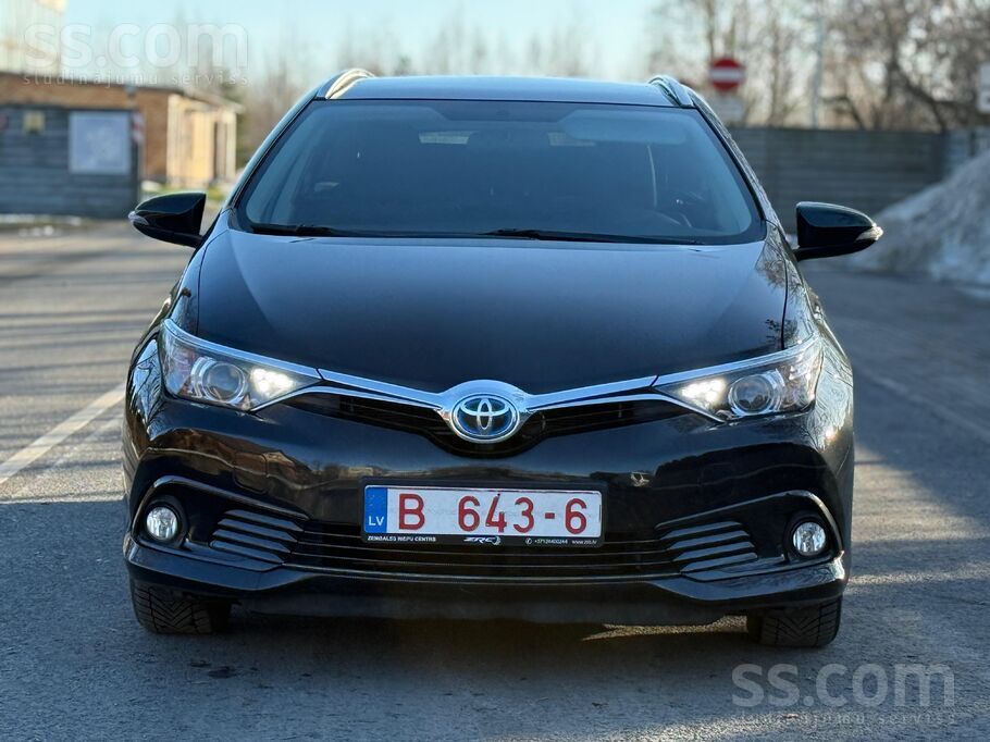 Toyota Toyota Auris, 1.8 benzīns, elektrība, automāt