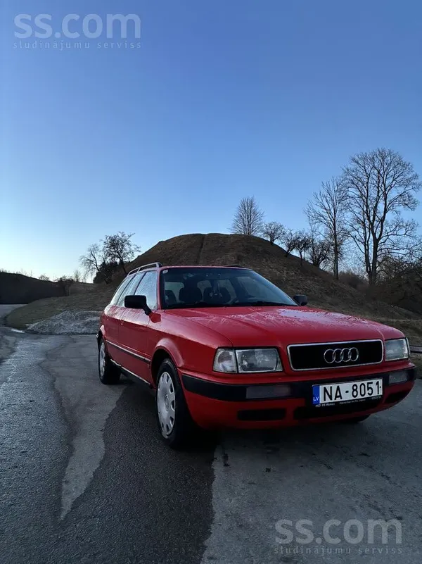 Audi Pārdodu uzticamu "burbuli" darba kārtībā. Mašīna v
