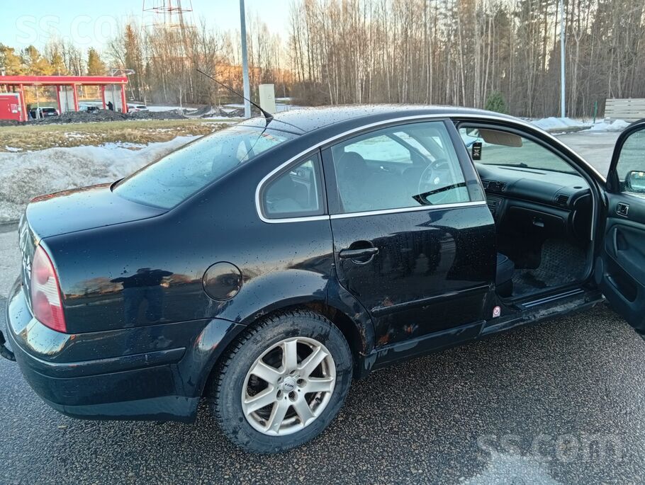 Volkswagen Pārdod Volkswagen Passat B5, 2002. gads, 1.6 benzī