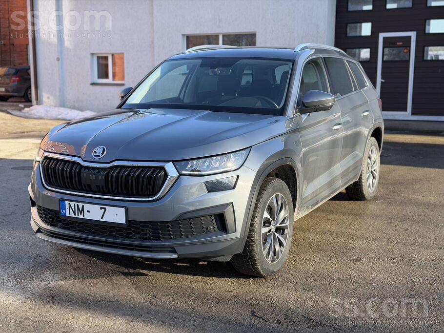 Skoda Škoda Kodiaq ar defektu – bojāts bagāžnieka vāks u