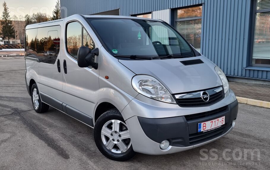 Opel Opel Vivaro. 2.5tdi, 107kw, 145zs, 6kpp, 9 sedviet