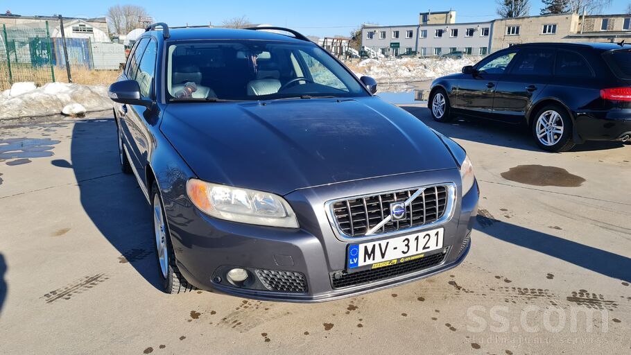 Volvo Pārdodas samērā glīts auto .Braukšana patīkama. Ko