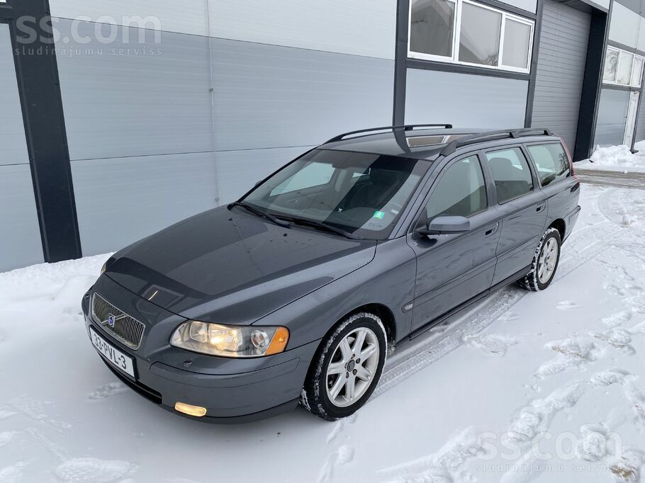 Volvo Volvo v70 Facelift 2.4d D5 120kw (vecais motors ar