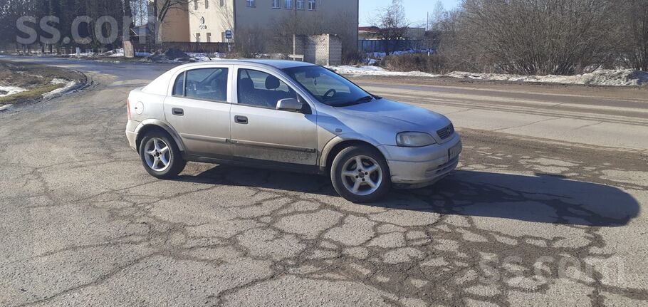 Opel Pārdodu normālu opeli ekonomiskā sēdies un brauc s