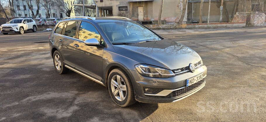 Volkswagen Golf Alltrack, 4X4. Ir nelielie virsbūves bojājumi