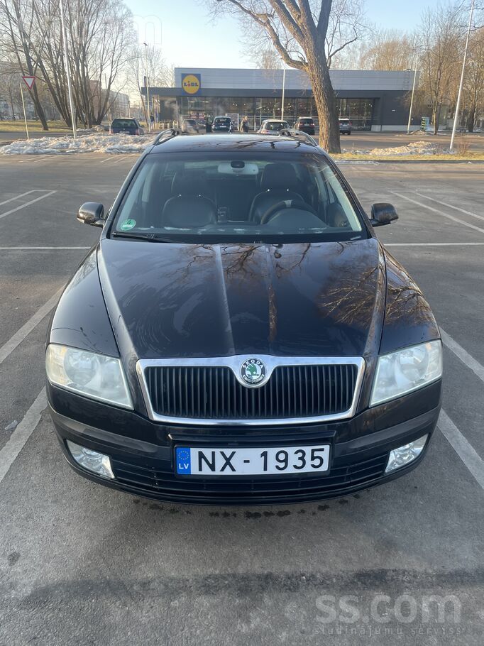Skoda Продаю свою Škoda Octavia Combi 2.0 Tdi, автомат
