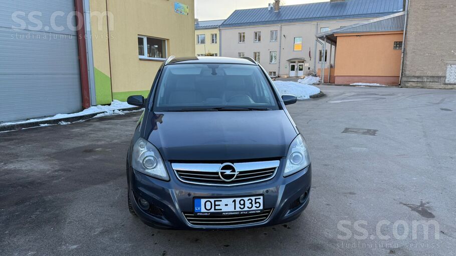 Opel Pārdod sakarā ar cita auto iegādi. Nepilnu gadu La