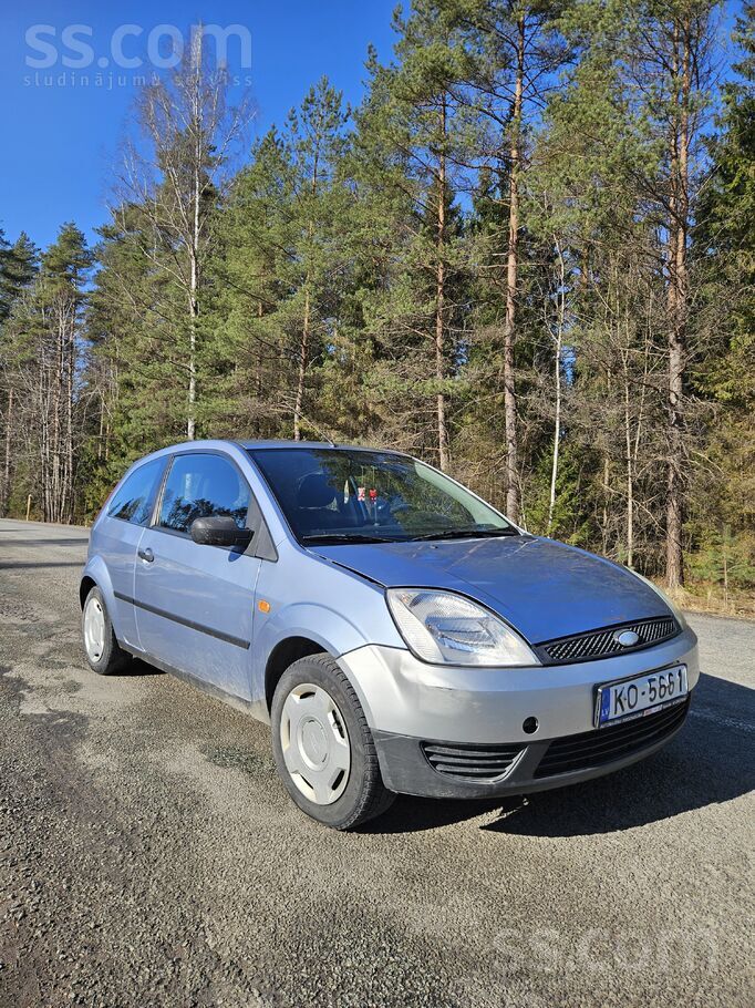Ford Pārdod uzticamu un ekonomisku 2005. gada Ford Fies