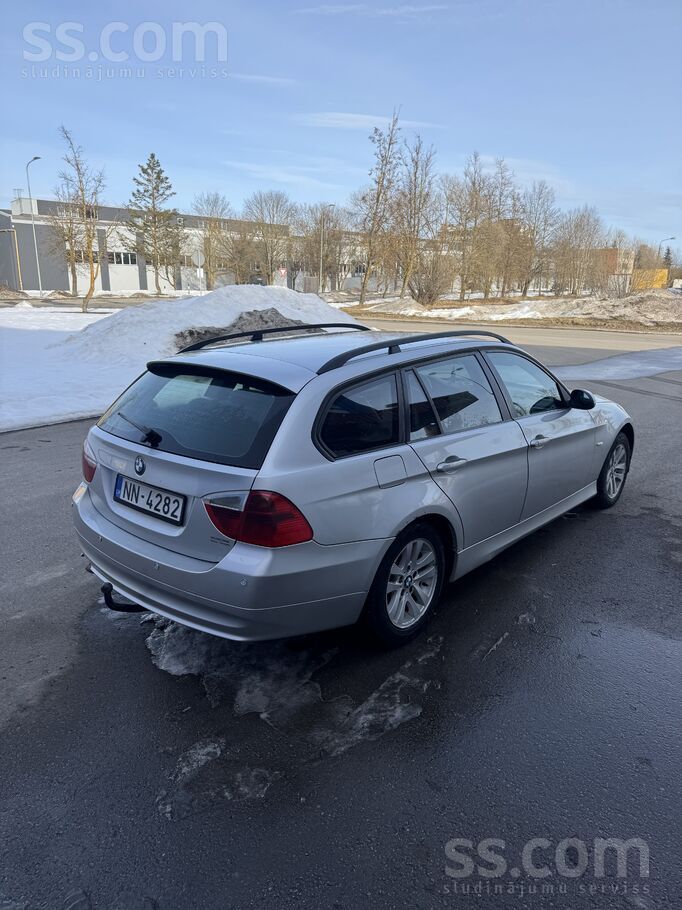 Nodoklis nomaksāts, skate līdz gada beigām, vidējais patēriņš 6L/100, tehnis