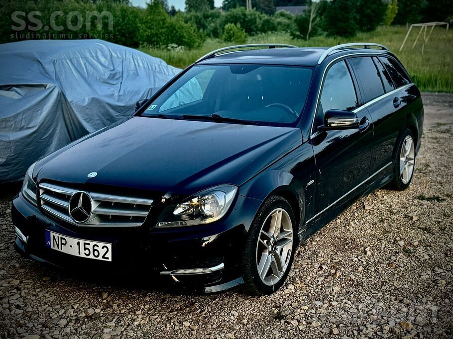 Mercedes Pārdodu savu auto. 2.2 dīzelis, skate jauna, iegul