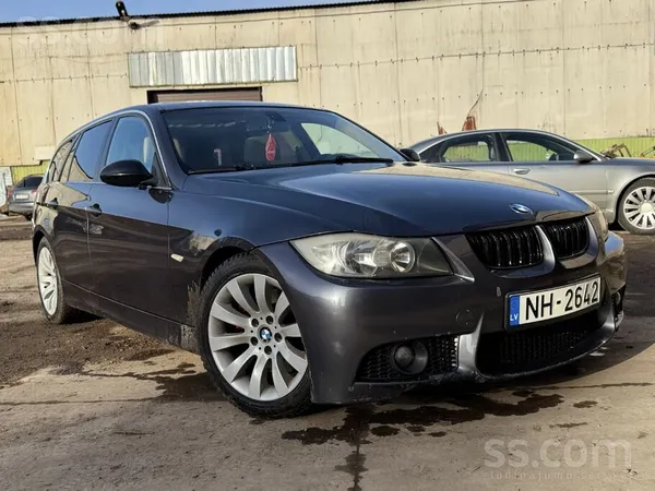 BMW Машина в хорошем визуальном и техническом состояни