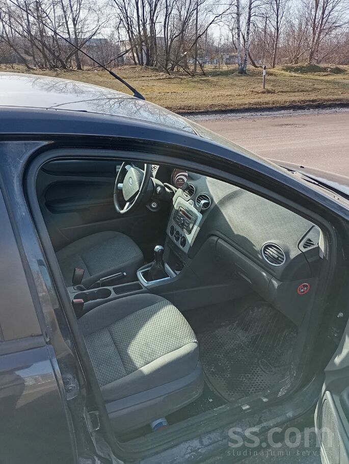 Atdodu par lētu naudu fordu, jāpārlasa ritošā daļa, šobrīd nav braucams jo a