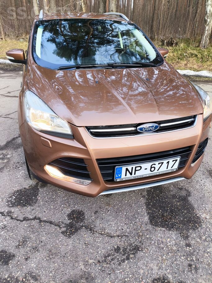 Ford Īpaŝnieks pārdod saudzētu , koptu auto ar patiesu 