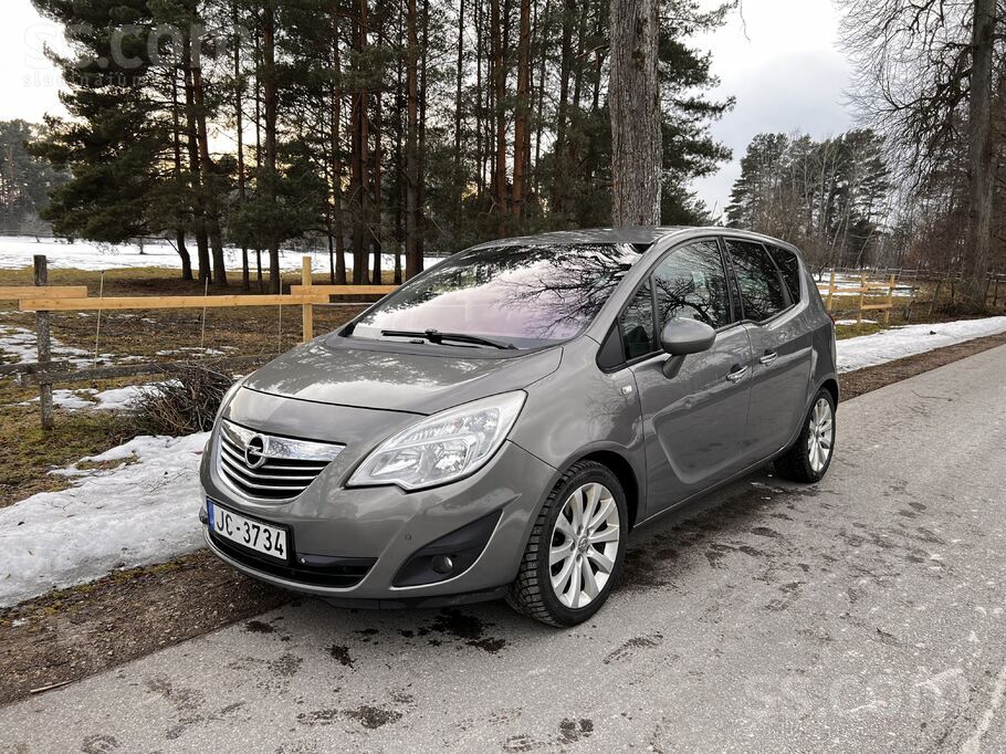 Opel Pārdod uzticamu un ērtu mašīnu, neliela gabarītos,