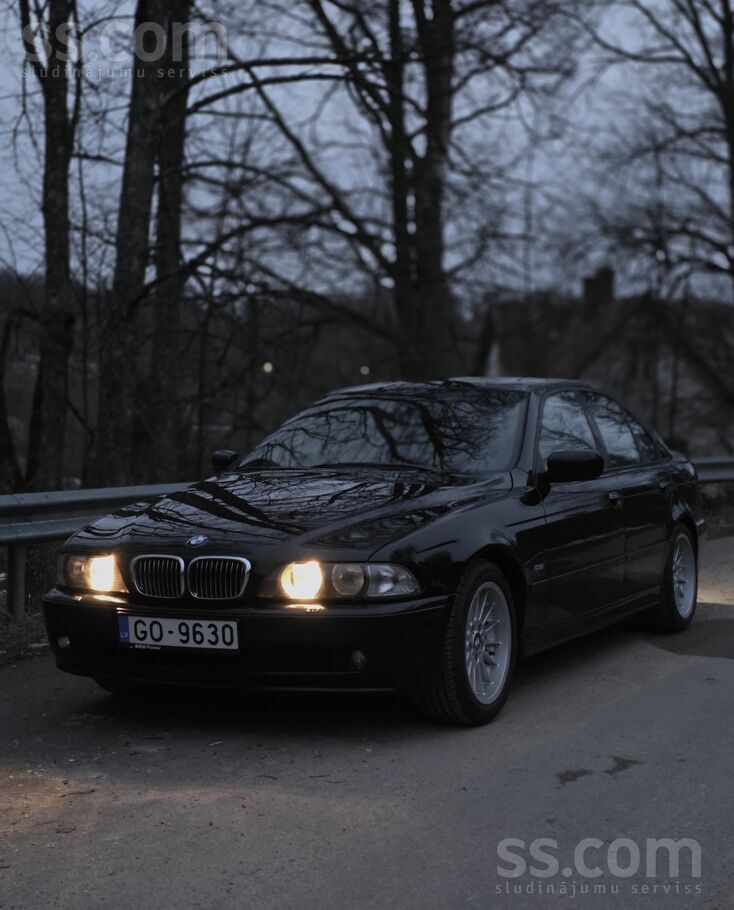 Tirgo skaistu 5. sērijas BMW. Iekšā vecā labā dvēsele, M52B28. Eļļu un tosol