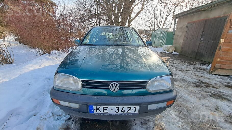 VW Golf universālis, TA līdz 07.2026. Vienkāršs un uzticams auto ikdienas br