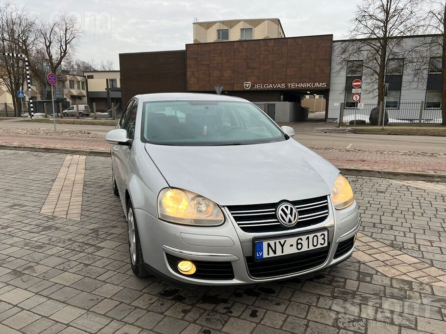 Volkswagen Pārdod Volkswagen Jetta 2006.g. , 1.6 benzīns. 