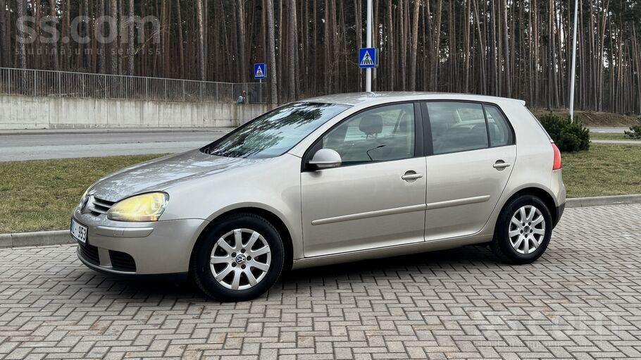 Volkswagen VW Golf 5, tīra vēsture un oriģināls pārbaudams no