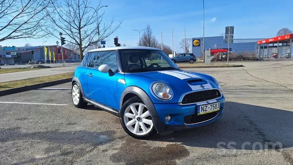 Mini Jaudīgs un kompakts auto. Labā stāvoklī. Nerūsē, n